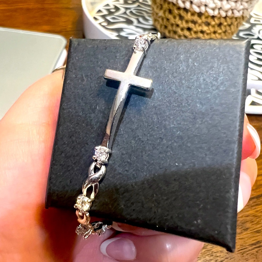 Sterling Silver Cross Bracelet with Cubic Zirconia gemstones 7 1/2" long